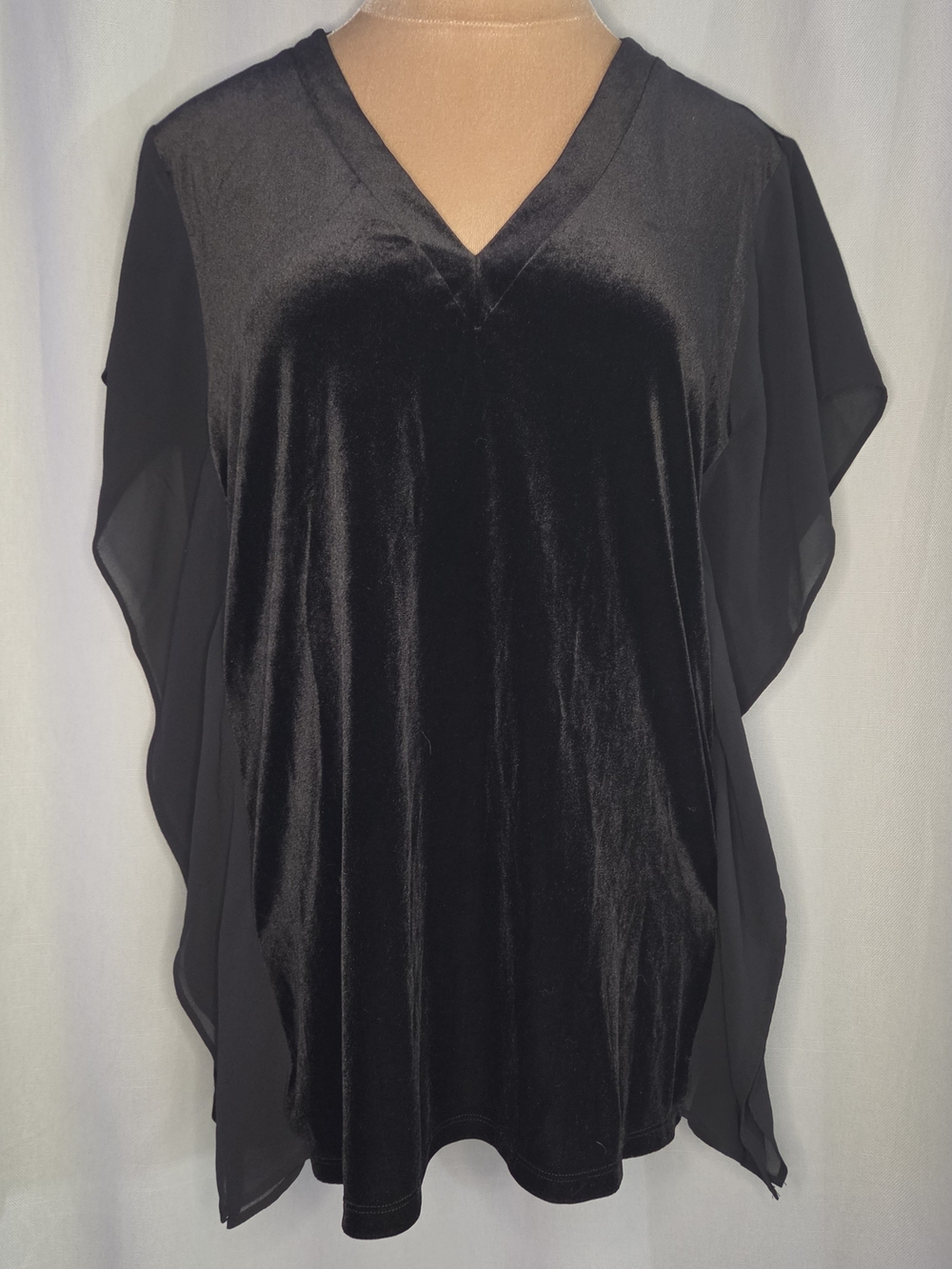 Black Velvet V-Neck Women’s Top By Michael Kors Size Medium